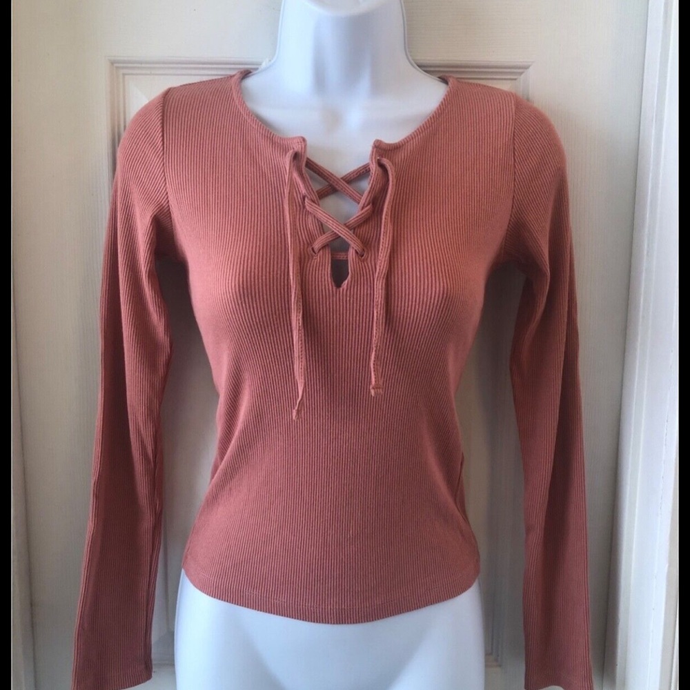 Hollister top